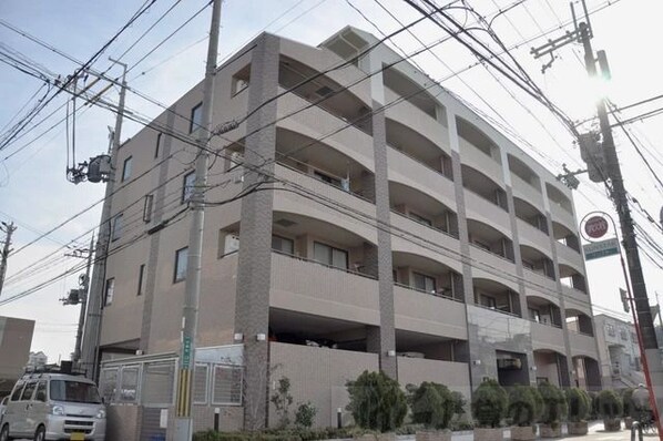 セレブ高槻北園町の物件外観写真